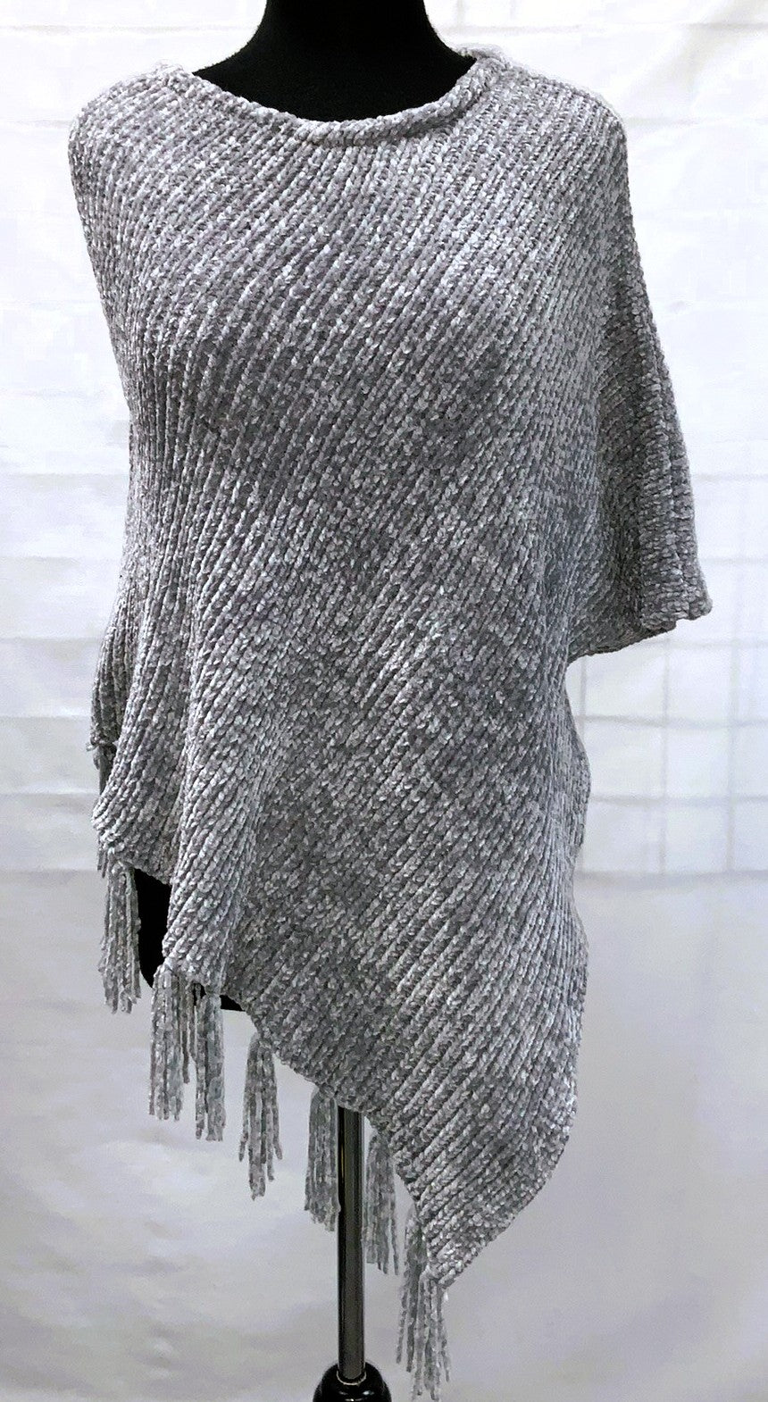 F11761-3 - Poncho - Grey