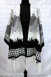 F11764 - Poncho - B/W