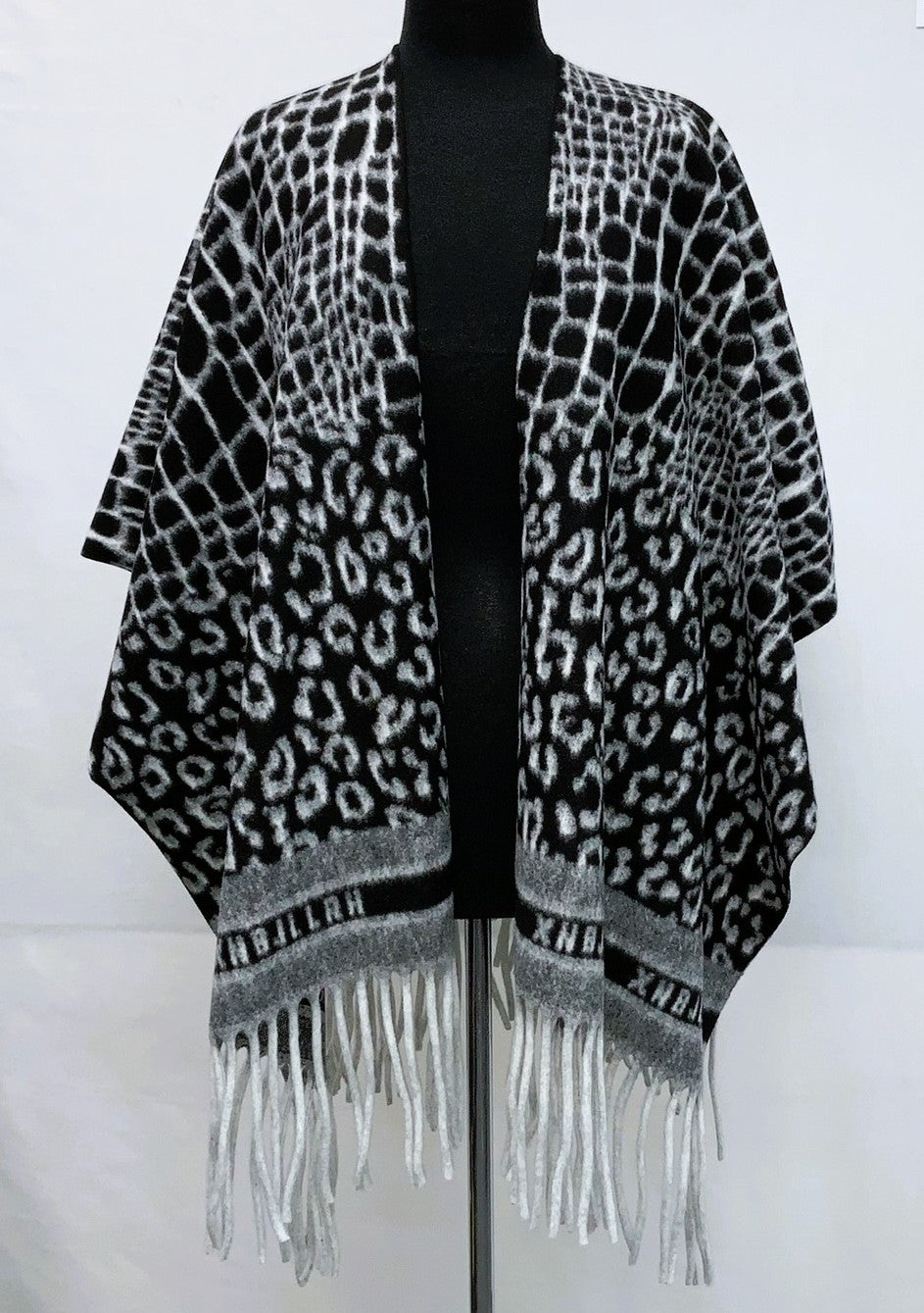 F11914-Open Poncho - Animal Black
