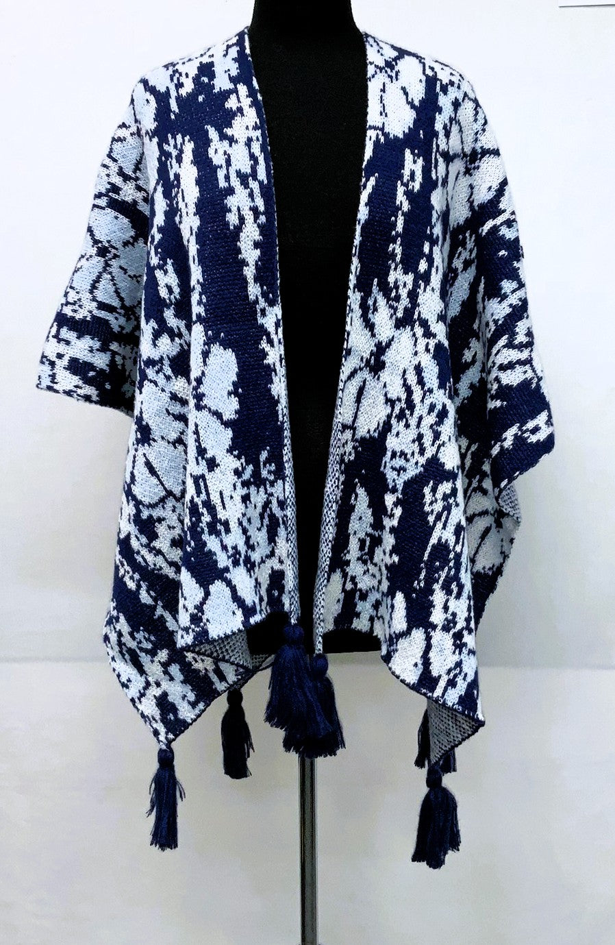 F11935-1-Open Poncho  - B/W