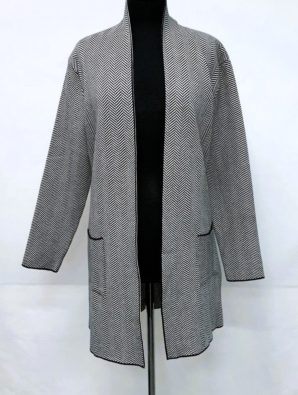F11948-2-Sweater - Black/White